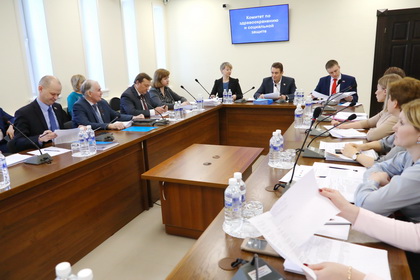 Обеспечение населения Иркутской области льготными лекарствами обсудили на комитете по здравоохранению